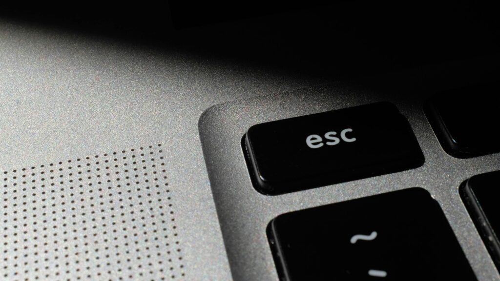 USCPAを使ってブラック企業を脱出するイメージ